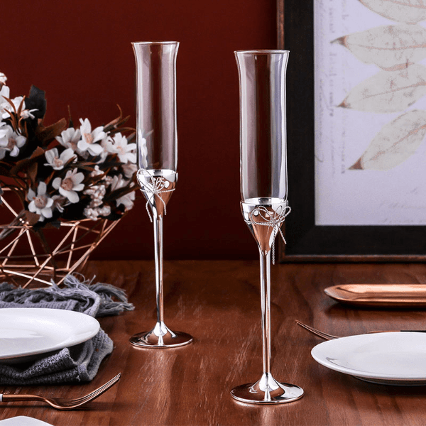WEDGWOOD Love Knots Toasting Flutes